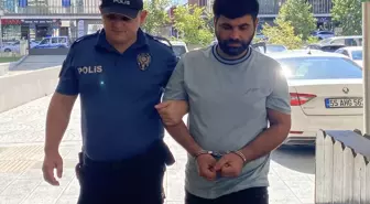 Samsun'da araçlarının önü kesilen çift darbedildi