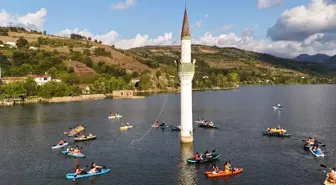 Bafra'nın Batık Minare'si Su Sporlarıyla Cazibe Merkezi Oluyor