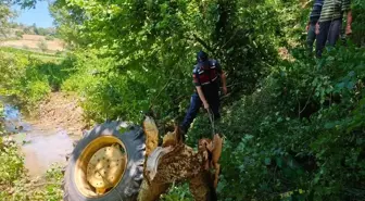 Alaçam'da Devrilen Traktörün Altında Kalp Yaşlı Sürücü Hayatını Kaybetti