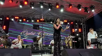 Alaçam'da Yaz Festivali Coşkusu: Öykü Gürman Konser Verdi