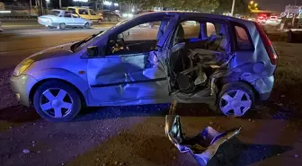 Samsun'da İki Otomobil Çarpıştı: 2 Yaralı