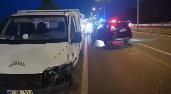 Samsun'da Kamyonet ve Otomobil Çarpıştı: 5 Yaralı
