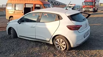 Samsun'da Minibüs ile Otomobil Çarpıştı: 3 Yaralı