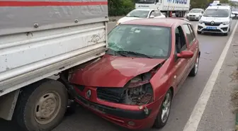 Samsun'da Otomobil ve Kamyonet Çarpışması: 2 Yaralı