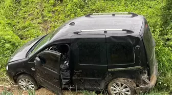 Bafra'da Hafif Ticari Araç Devrildi, Sürücü Yaralandı