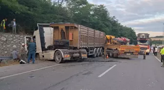 Samsun'da Tır ve Traktör Çarpıştı: 2 Yaralı