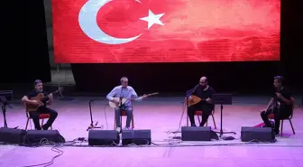 Sanatçı Cengiz Özkan, Hatay'daki konserini şehitler nedeniyle yarıda kesti