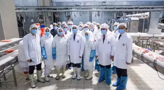 Bakan Kacır, Erzincan Tavuk Kombinası'nı Ziyaret Etti