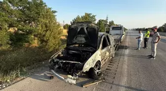 Afyonkarahisar'da Seyir Halindeki Otomobil Yandı