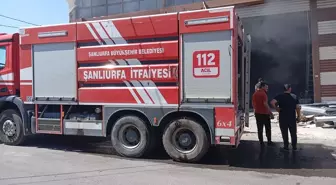 Şanlıurfa'daki Boya Fabrikasında Yangın Çıktı