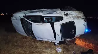 Siverek'te Otomobil Şarampole Devrildi: 3 Yaralı