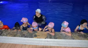 Sarıkamış'ta Yüzme Bilmeyen 100 Çocuğa Yüzme Eğitimi Veriliyor