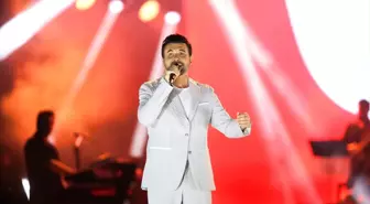 Trabzon Kültür Yolu Festivali'nde Gökhan Tepe Konser Verdi