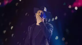 Şarkıcı Kıraç, Trabzon Kültür Yolu Festivali'nde konser verdi