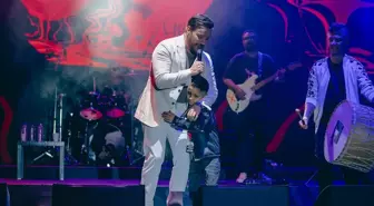 Sinan Akçıl Bitlis'te Konser Verdi