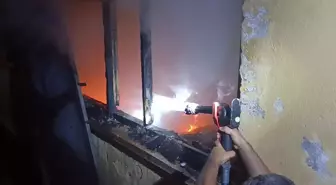 Şarkışla'da Yangın: Bir Ev Kullanılamaz Hale Geldi