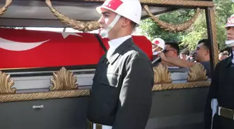 Şehit Mühimmat Astsubay Kıdemli Çavuş Akdoğan, memleketi Malatya'da son yolculuğuna uğurlandı