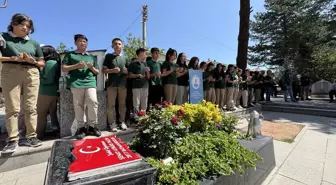 Şehit öğretmen Şenay Aybüke Yalçın, vefatının 8. yılında Çorum'daki kabri başında anıldı