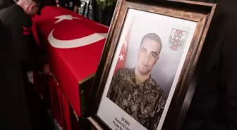 Şehit Piyade Sözleşmeli Er Ahmet Gültekin İstanbul'da son yolculuğuna uğurlandı