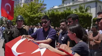 Şehit Üsteğmen Ege Akar, İzmir'de son yolculuğuna uğurlandı