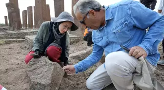Ahlat'ta Selçuklu Meydan Mezarlığı'nda 10 Bini Aştı