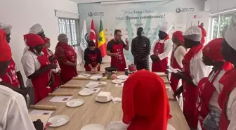 Dakar'da Türk Mutfağı Haftası: Aşçılık Öğrencileri Kayseri Yağlaması Yaptı