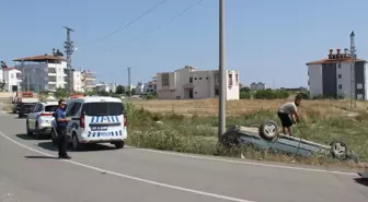 Antalya'da Otomobil Şarampole Devildi: 2 Yaralı