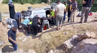 Siirt'te Hafif Ticari Araç Devrildi: 7 Yaralı