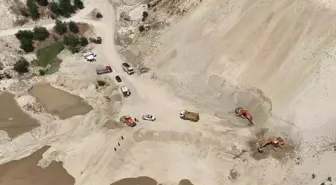 Silivri'de Kum Ocağında Göçük: Kurtarma Çalışmaları Devam Ediyor