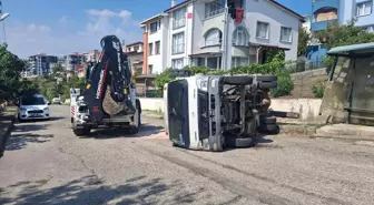 Sinop'ta Freni Boşalan Kamyonet Devrildi: 1 Yaralı