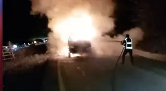 Sinop'ta Sebze Meyve Yüklü Kamyonet Yangında Kullanılamaz Hale Geldi