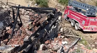 Sinop'un Boyabat ilçesinde yaylada yangın: 2 ev, 2 ahır yandı