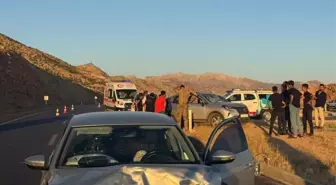 Şırnak'ta çarpışan iki otomobildeki 4 kişi yaralandı