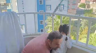 Cizre'de Kafası Demir Korkuluğa Sıkışan Çocuk Kurtarıldı