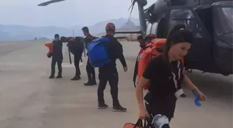 Şırnak'ta Kayalıklardan Düşen İşçi Askeri Helikopterle Kurtarıldı
