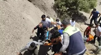 Silopi'de Şarampole Devrilen Otomobilde 1 Ölü, 3 Yaralı