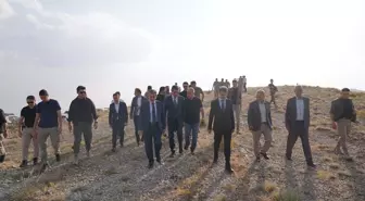 Vali Birol Ekici, Cudi Dağı'ndaki Hz. Nuh Camisi Proje Alanını İnceledi