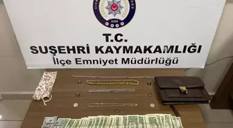 Sivas'ta Kuyumcudan Altın Çalan Üç Şüpheli Artvin'de Yakalandı