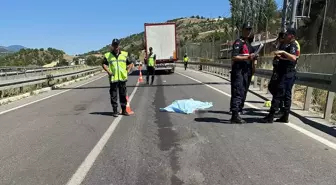 Sivas'ta Tır Çarpması: Bir Kadın Hayatını Kaybetti
