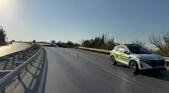 Kuşadası-Söke Kara Yolunda Çökme: Trafik Kapandı