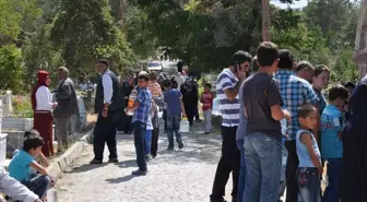 Sorgun'da Kurban Bayramı Öncesi Mezarlık Ziyaretleri Başladı