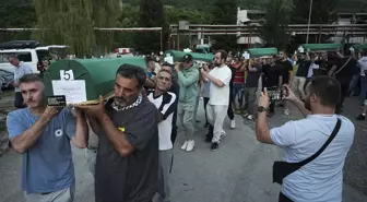 Srebrenitsa Soykırımı'nın 30. Yılı: 7 Kurban Daha Anıt Mezarlığa Defnedildi