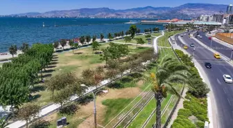 İzmir'de Kuraklık Nedeniyle Park Bahçe Abonelikleri İptal Ediliyor