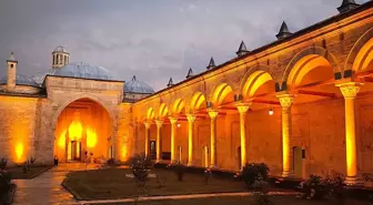 Sultan II. Bayezid Külliyesi Sağlık Müzesi Yaz Boyunca Gece Ziyaretine Açık