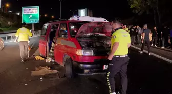 Sultanbeyli'de Minibüs Çarpışması: 9 Yaralı