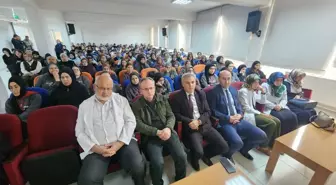 Suluova'da 'Hz. Peygamber, Aile ve Namaz' konulu konferans düzenledi