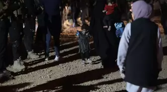 Suriye'nin Hol Kampı'ndan İlk Aileler Tahliye Edildi
