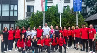 Taha Akgül, Macaristan’daki Güreş Kampını Ziyaret Etti