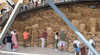 Göbeklitepe'de Ziyaretçi Yoğunluğu: Tarihin Sıfır Noktası İlgi Görüyor