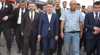 Tarım ve Orman Bakanı Yumaklı'dan, orman yangını şehitlerinden Kocaman'ın ailesine taziye ziyareti